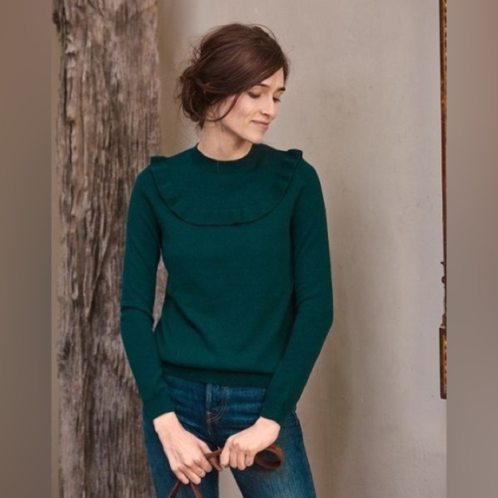 80-Green Ruffled Women's Sweater
